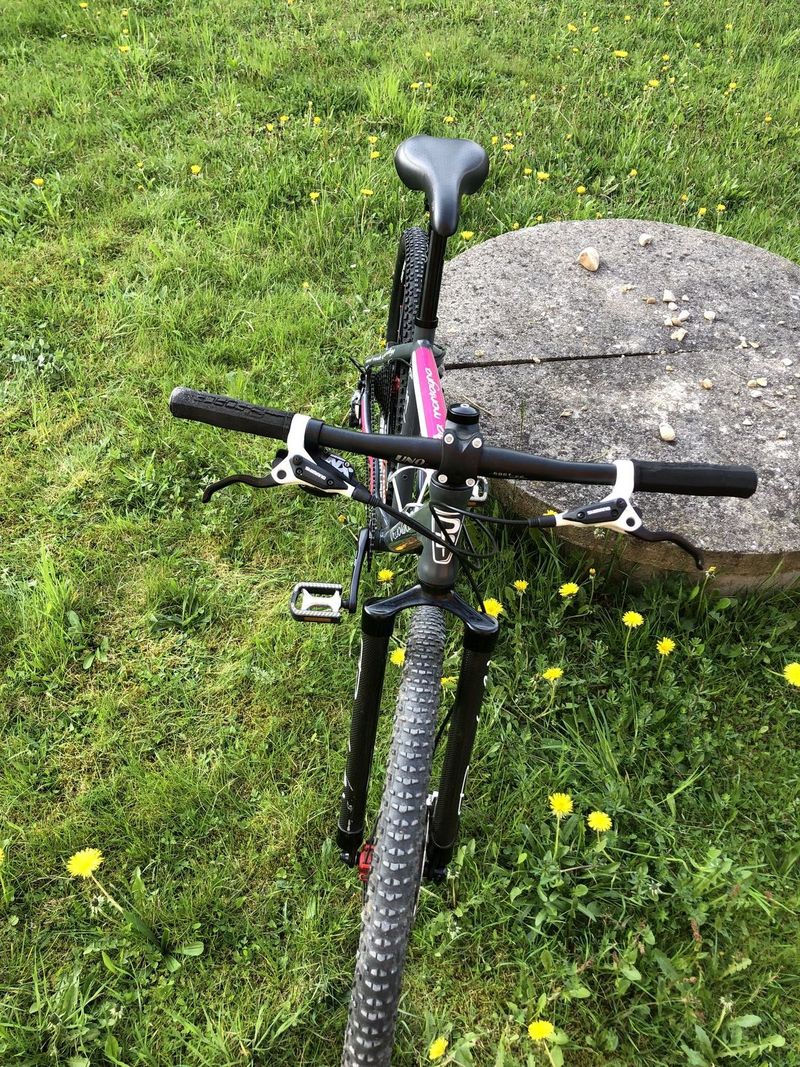 Kolo prodoli, karbon vidlice, shimano brzdy, sada SLX 1/11, váha 10 kg