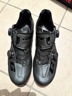 tretry GAERNE Carbon STL Matt Black