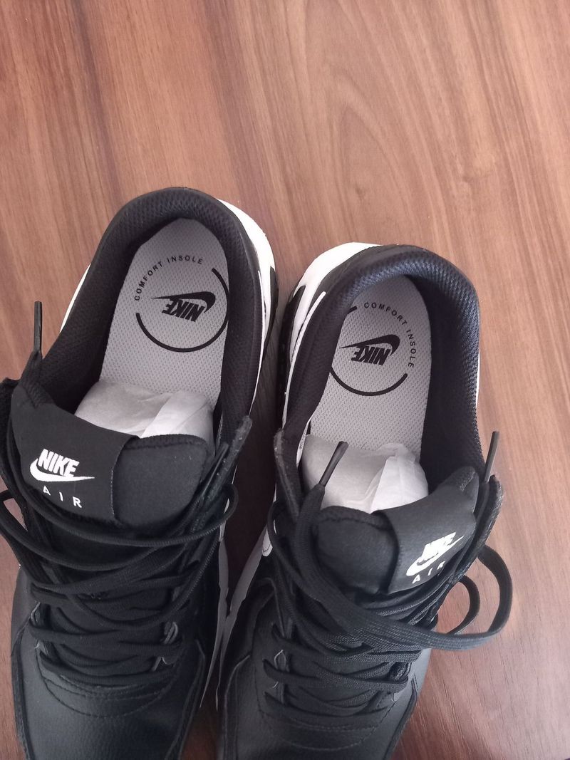 Nike Air Max Excee Leather - nové z Intersportu