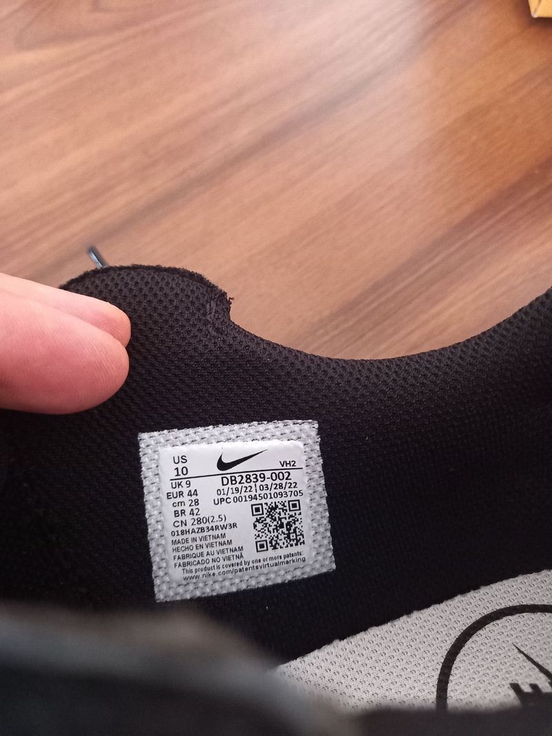 Nike Air Max Excee Leather - nové z Intersportu