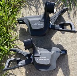 Pár řazení Shimano Deore SL-M6000, objímka