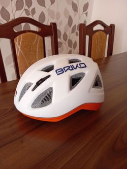 Dětská značková helma Briko 220g - stav nové!!!