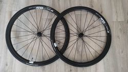 zapletená kola DT Swiss E 1800, kotoučové, SRAM XDR + Continental GrandPrix 5000 28-622
