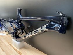 NOVÝ RÁM TREK SLASH 3/2023 