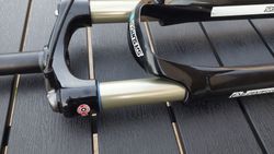 SR Suntour AXON RLR 15 QLC 32 29 TS odpružená vidlica, 100 mm