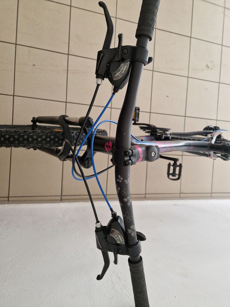 Divci / Damske horské kolo GHOST LANAO, vel.S kola 27,5"