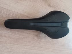 Prodám sedlo na kolo GIANT FLOW 135mm