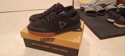 Leatt MTB 2.0 FLAT velikost EUR43 