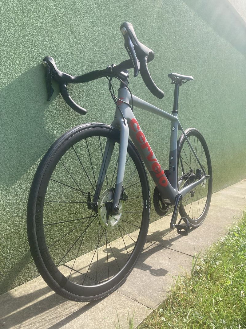 Silniční kolo CERVELO