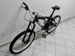 Starší freeride kolo 26" KONA Stinky
