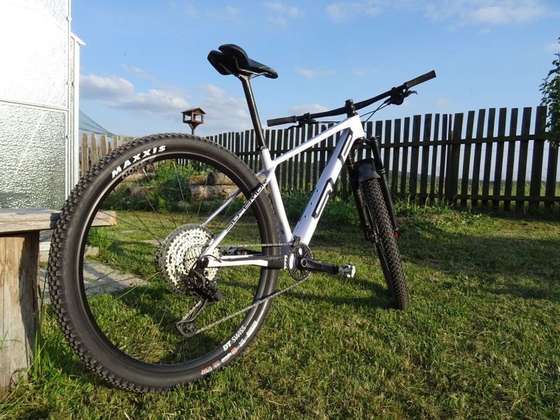 Superior XP 979 2021, vel.M (170-180cm) Zánovní stav.