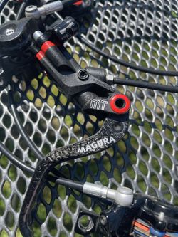 REZERVOVÁNO Garage sale MAGURA MT8 Carbon
