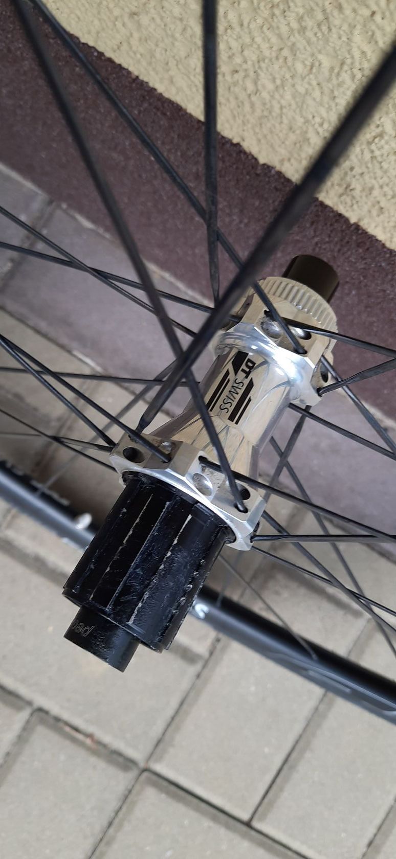 Prodej zapletených DT Swiss kol R23db spline Disc- centerlock