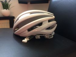 Prodám cyklohelmu GIRO Rapha