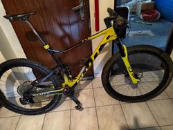 závodní spec Scott Spark RC 900 