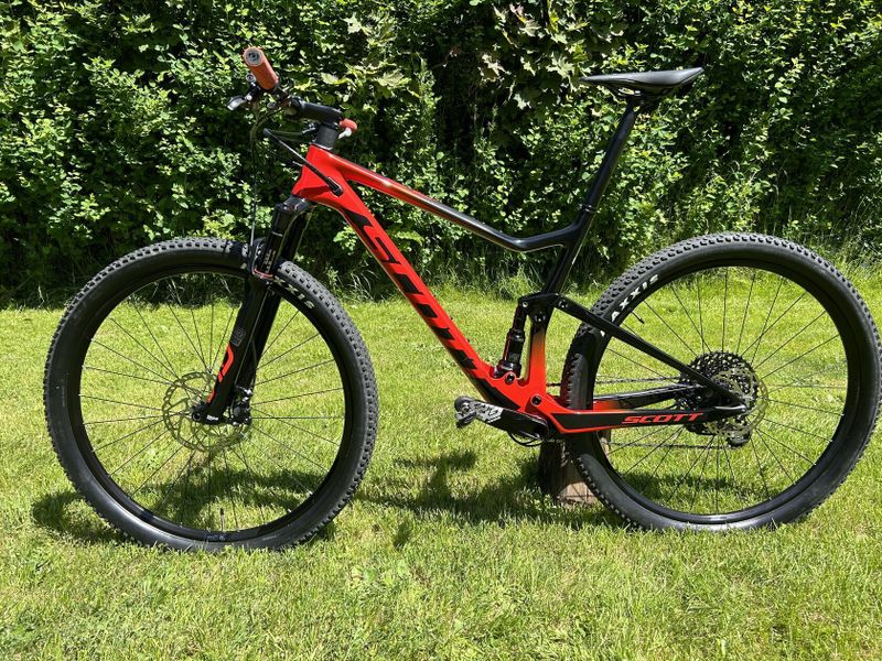 SCOTT SPARK RC 900 TEAM RED