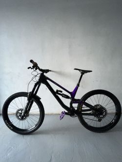 Canyon Torque CF 8.0 Black/Violet / Magura MT7 