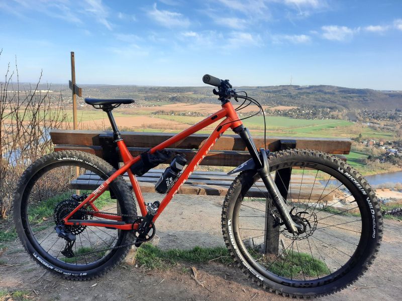 Commencal Meta HT All mountain