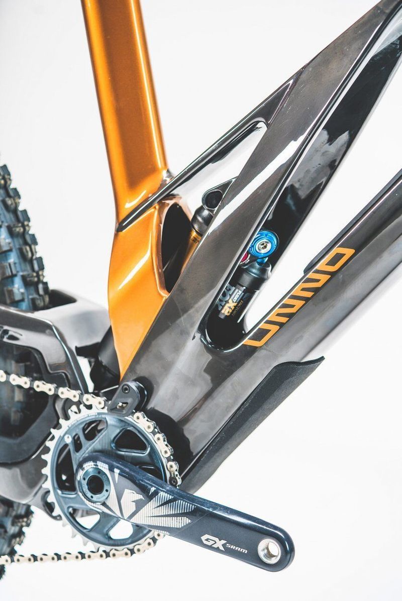 enduro kolo 29"/27.5" Unno Burn Race 2023 vel. S2 (SLEVA 25 %)