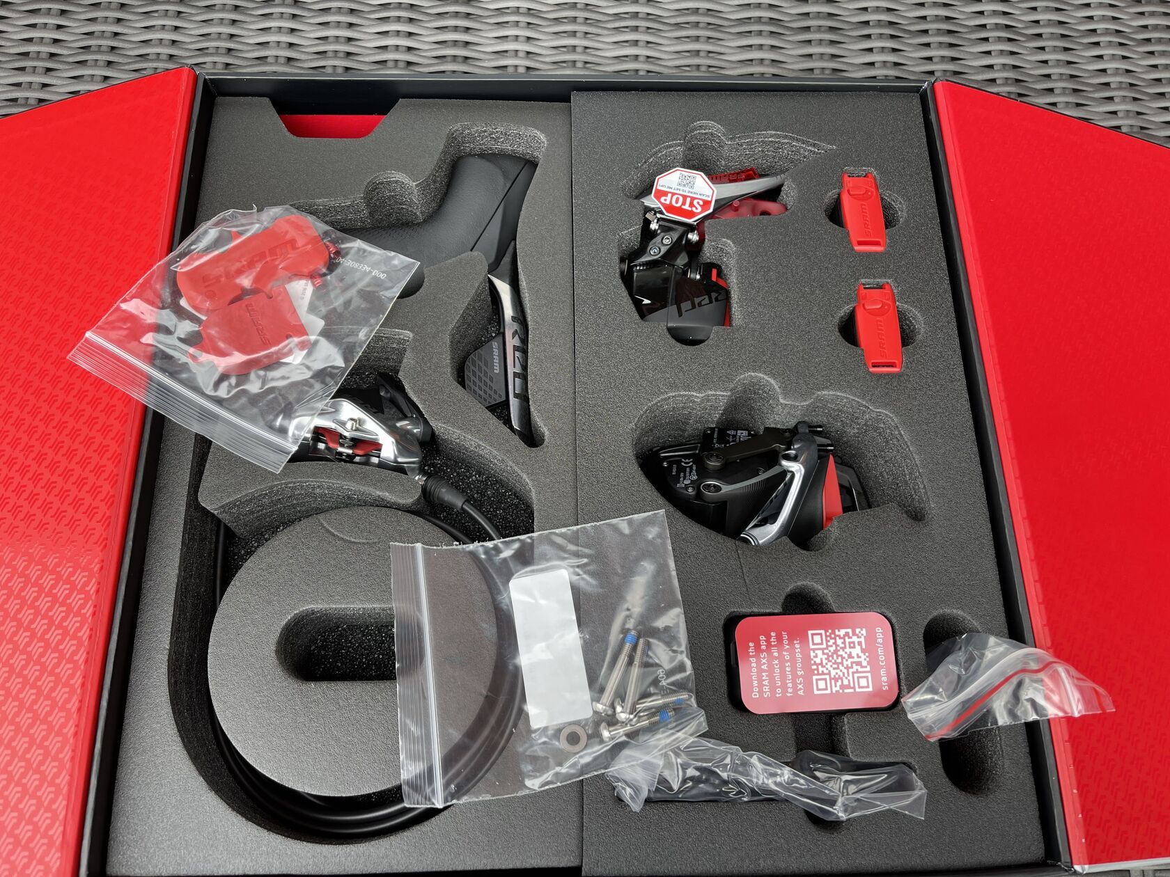 Nová SRAM RED eTap AXS 2x12-speed Elektronik-Kit FM Centerlock Disc originální za 31 877 Kč | Cyklobazar.cz