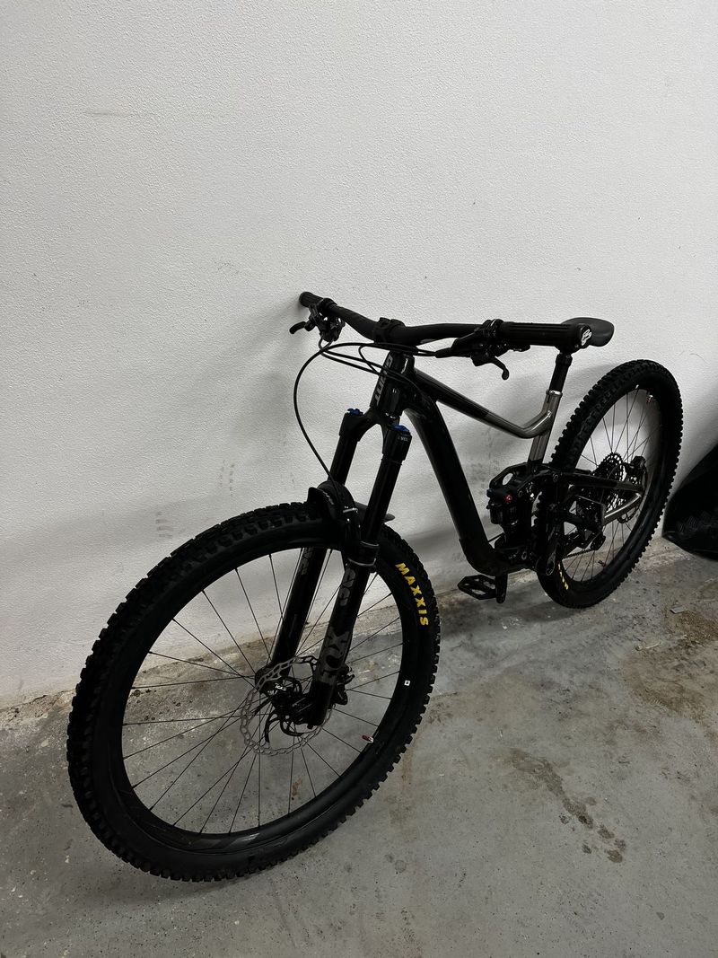 Giant trance x 29 1, 2021 “M”
