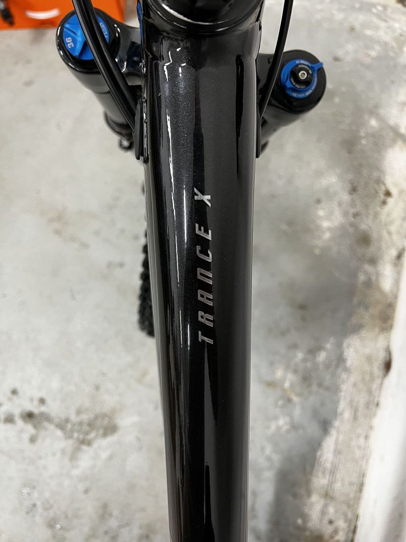 Giant trance x 29 1, 2021 “M”