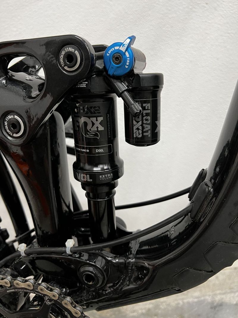 Giant trance x 29 1, 2021 “M”