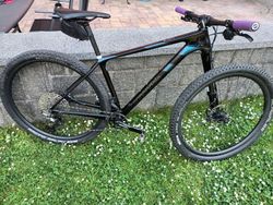 Prodám závodní kolo Cannondale F-Si Carbon 2