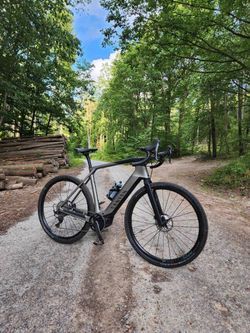 Gravel elektrokolo Canyon Grail:ON CF 8