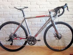 BOARDMAN CX TEAM na Sram APEX, 56 cm. Zánovní