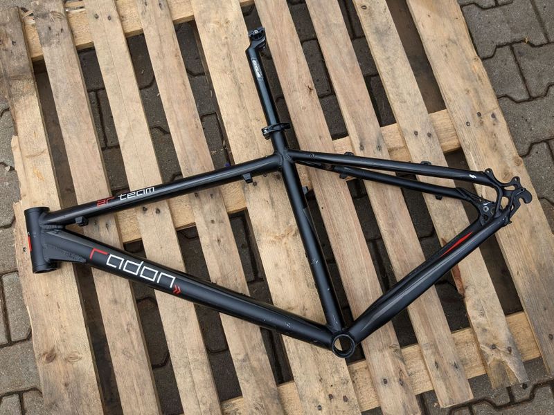 rám Radon ZR Team 18" 
