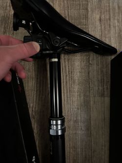 Rock Shox Reverb AXS A1 125 mm/31,6 elektronická teleskopická sedLovka