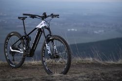 Celoodpruzene elektrokolo MONDRAKER 