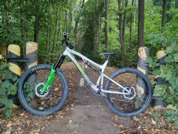 enduro kolo RockMachine Blizzard 90-27 RZ 2020 L +210mm sedlovka