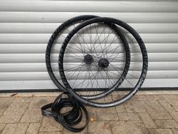 Bontrager LINE CARBON 30 BOOST XD SET
