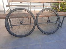 Sada kol Bontrager Paradigm SL + pláště