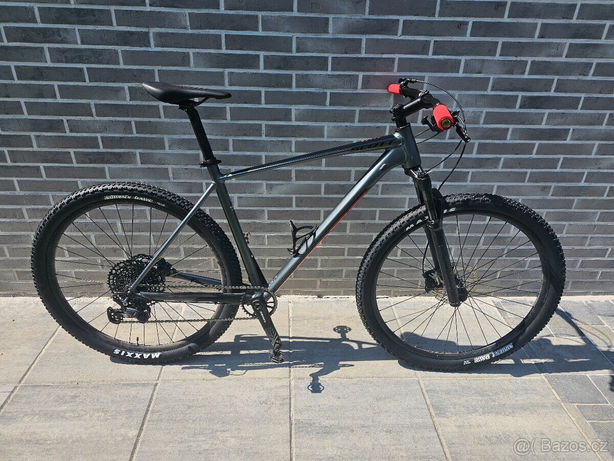 scott scale 970 dark grey 2021
