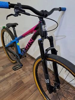 Velice málo jeté PUMPTRACK / DIRT kolo Marin Alcatraz - VYLEPŠENÉ KOMPONENTY