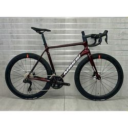 Silniční kolo Massi TEAM RACE 105 Di2 Disc X-Tech Dark Red / White Glossy 56"