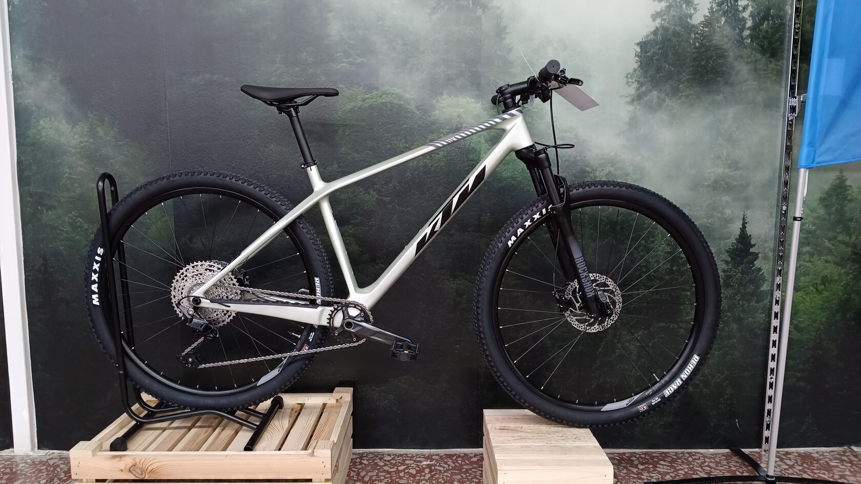 NOV Karbon KTM Myroon Pro dew silver L 48cm 2023 sleva 8.000