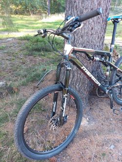 Celoodpružené karbonové kolo Merida Ninety Six L na 26" kole