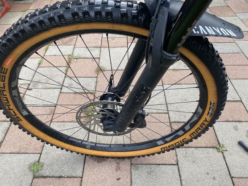carbonove MTB Enduro Canyon Spectral CF 7.0 (2019) L 27,5