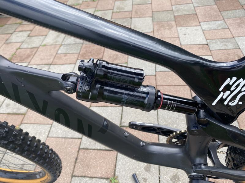 carbonove MTB Enduro Canyon Spectral CF 7.0 (2019) L 27,5