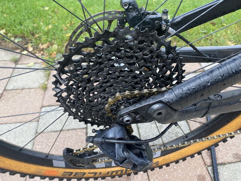 carbonove MTB Enduro Canyon Spectral CF 7.0 (2019) L 27,5