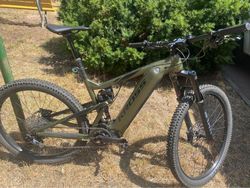 TOP ZÁNOVNÍ Kross Soil Boost 2.0 Mullet 27/29 630Wh/EP8 VÝROBA 23/4 měsíc PLNÁ ZÁRUKA