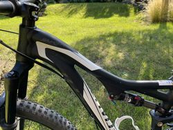 Prodám Specialized Stumpjumper Fsr Comp, najeto do 3tis. km, velmi dobrý stav, za 31tis. Kč