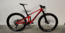 Trek Top Fuel 9.8 XT, karbon, model 2021, vel M/L