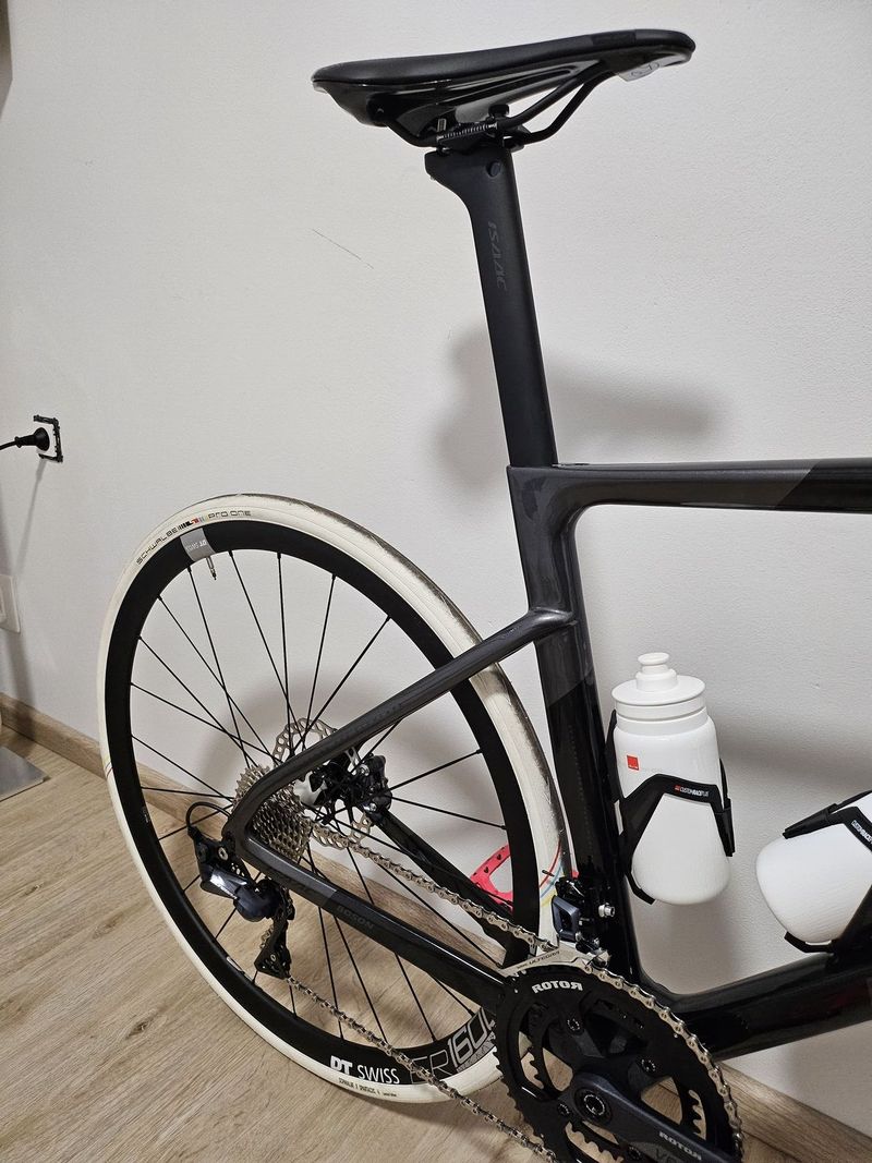 SILNIČNÍ KOLO ISAAC BOSON DISC ONYX BLACK