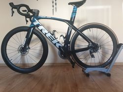Trek Madone SLR 7 eTap - navy carbon smoke/blue vel 54