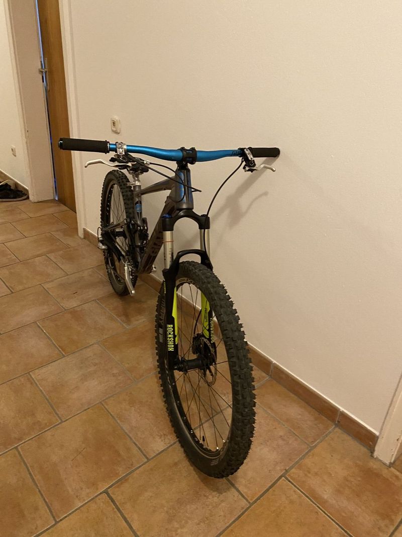 kolo Giant Anthem X4. Velikost: S